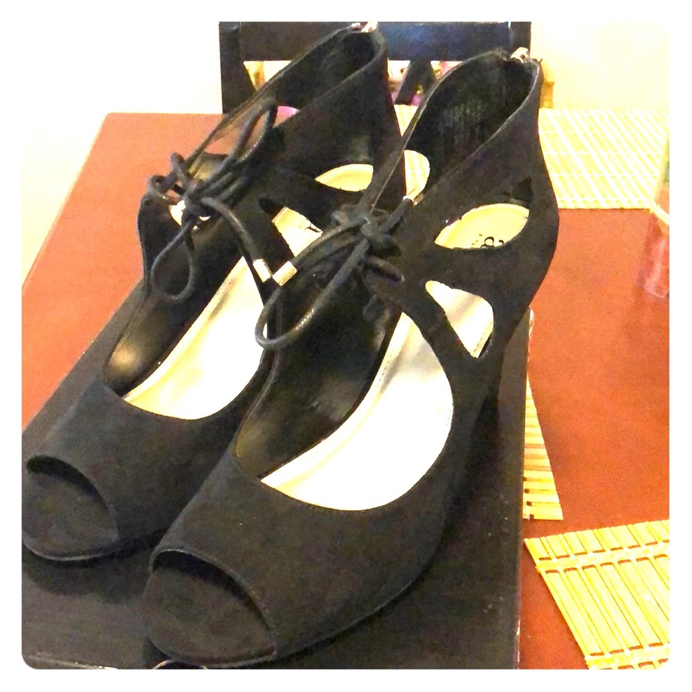 Peep toe heels